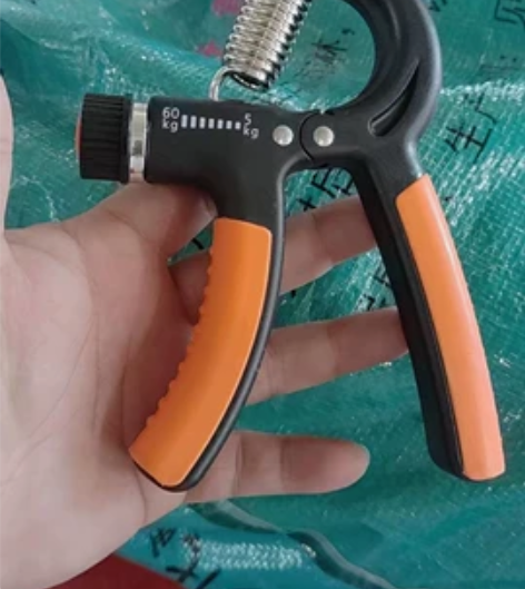 全新未拆封计数包胶60kg可调节握力器，便...