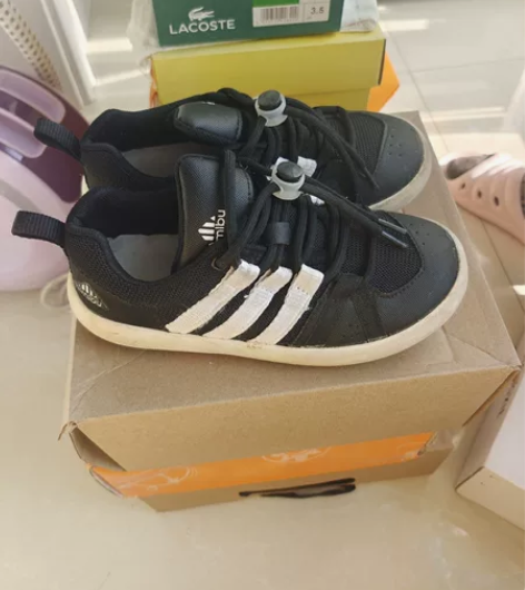 男女童运动鞋，33码，非常软，孩子只穿过一...