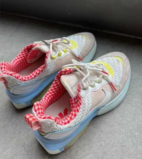 耐克 NIKE运动鞋 36.5码 颜色搭配...