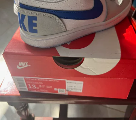 购于万达nike！绝对正品！上学穿了一次说...