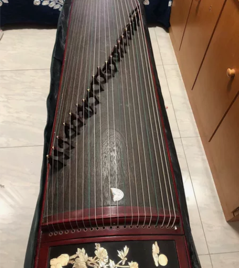 扬州古筝，二手超超超低价处理！ 感兴趣的话...