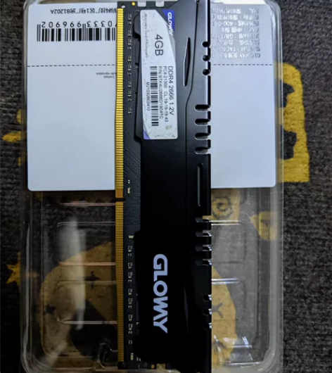 光威马甲条 DDR4 2666 去年4月份...