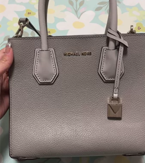 ?正品mk小号风琴锁头包大象灰 用的次数屈...