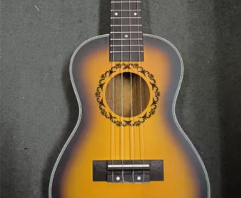 全新23寸云杉桃花心尤克里里56包邮 感兴...