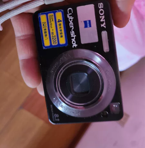几年前买的 索尼数码相机，800万像素，配...