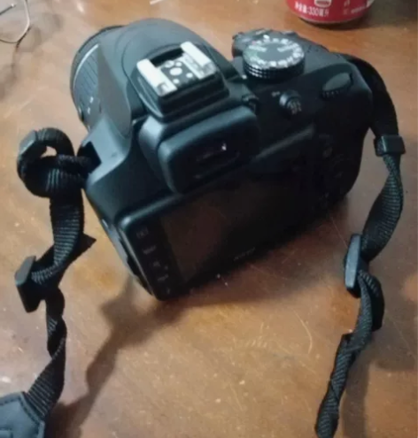 尼康D340入门级单反，这是单反。 就用过...