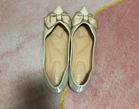 全新单鞋，淑女，甜美系 1.码数37，缎面...