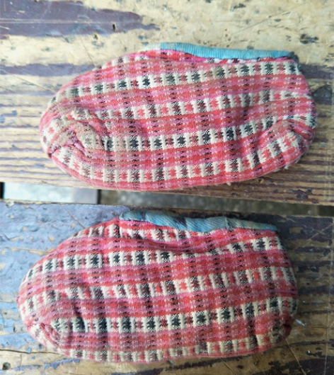 老娃娃鞋一双，完整品， 感兴趣的话点“我想...