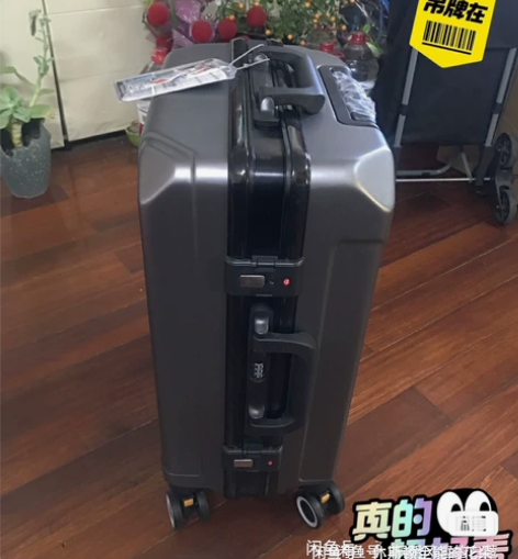 朋友店铺倒闭加厚钢板黑武士铝框密码锁拉杆箱...