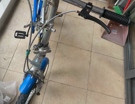 可折叠 儿童自行车带辅助轮子 感兴趣的话点...