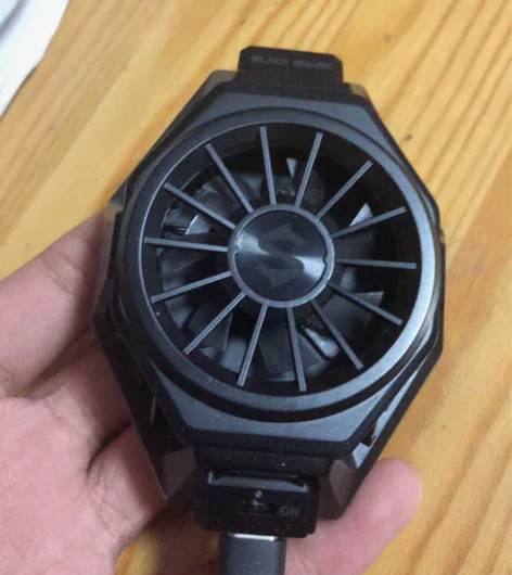 黑鲨冰封散热背夹pro 没咋用 盒子扔了 ...