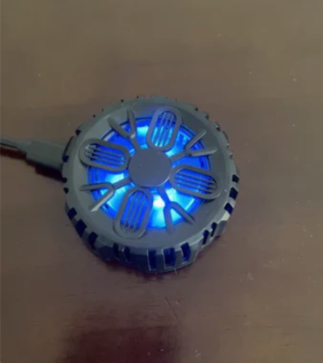 手机散热风扇  弟弟打游戏用的  出售闲置...