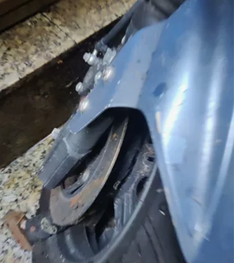 台铃虎贲超跑版电动车，外观如图，划痕较多，...
