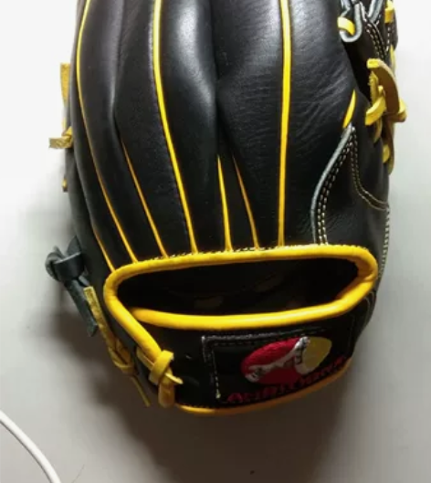 ambitions棒球手套几乎全新 之前学...