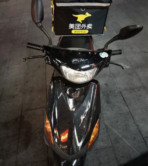 出手一辆巧格i踏板摩托车,有牌,没骑好久。...