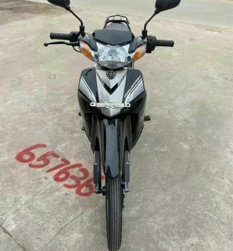 二手雅马哈c8弯梁110摩托车，成色太新了...