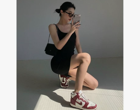 黑色性感纯欲风吊带连衣裙夏外穿辣妹风收腰小...