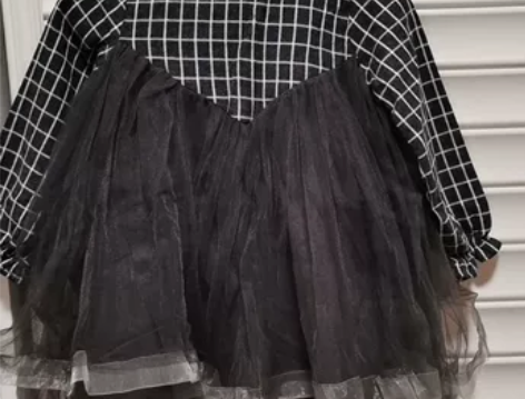 110码裙子,只拍照穿了一次,基本全新,穿...