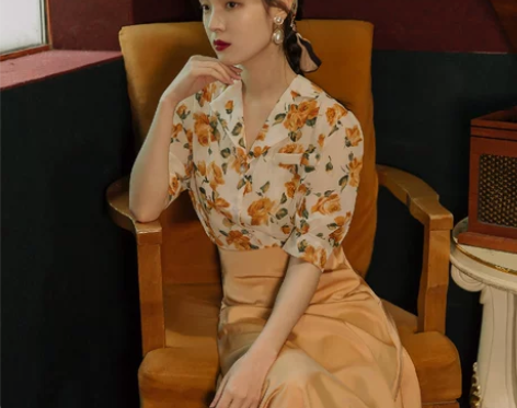 港风炸街减龄早秋时尚套装女复古衬衫设计感小...