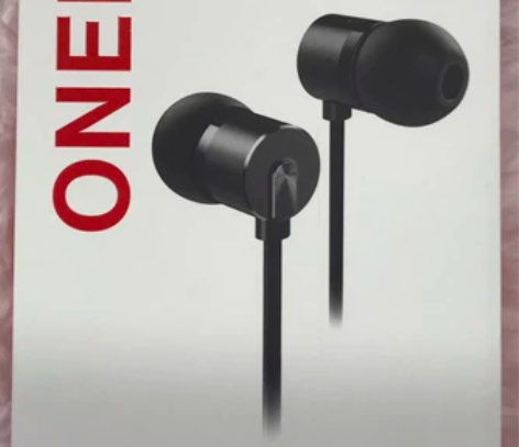 几乎全新的一加银耳2T耳机，黑色，type...