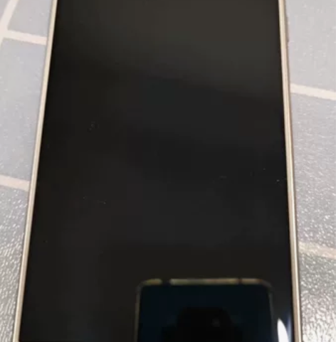 三星A7100，手机除两处小磕碰外成色相当...