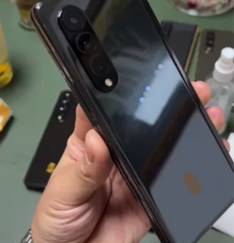 三星Fold3 256G 完美升级W22，...