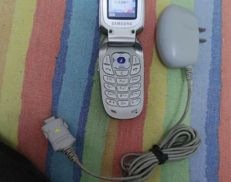 三星x640c 一机器一电池一充电器 充电...