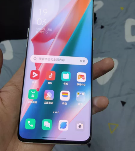 oppo find x3，屏幕完美，边框有...
