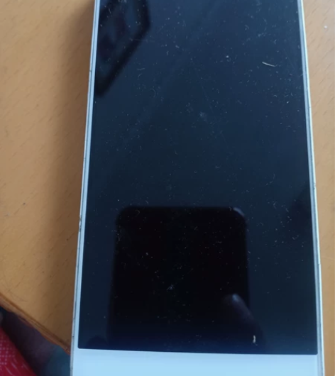 荣耀手机PLK-CLOO，应该是存储满了什...