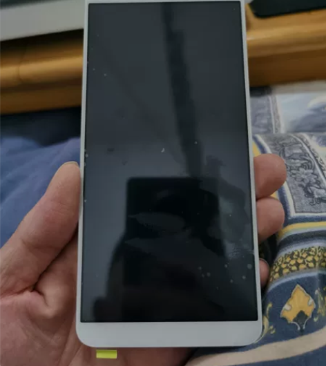 自用的荣耀7x之前不小心进洗衣机洗了，最近...