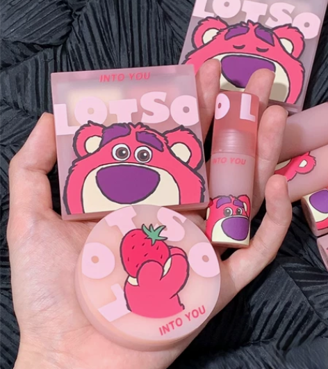 【into you草莓熊眼影盘～】INTO...