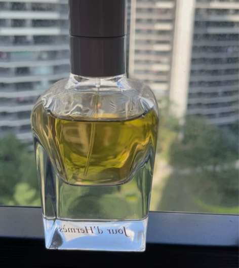 爱马仕香水50Ml,味道很好闻,只是香水太...