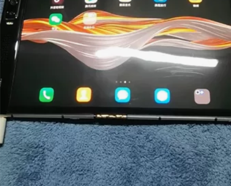 柔宇第二代5G折叠手机  12G运行 51...