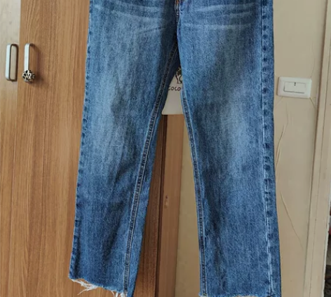 牛仔裤M码 无弹力，上身挺好看的