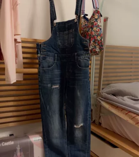 背带牛仔裤 尺码：25 忘了啥牌子 实体店...