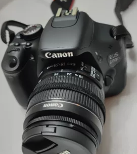 ?佳能EOS 600D单反相机，买了好多年...