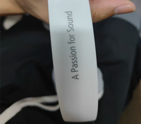 闲置许久的漫步者蓝牙耳机， 这个耳套是自己...