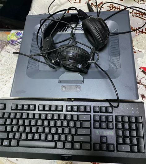 惠普耳机原价139买的.58包邮出，只戴过...