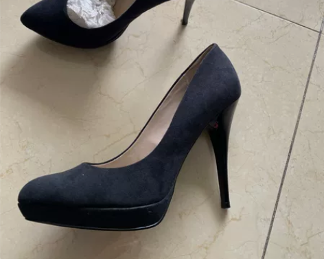 Zara带防水台细高跟女鞋 黑色反绒皮高跟...