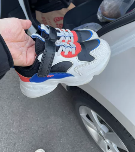 特步男童鞋去年冬天买的，现低价转让，29码...