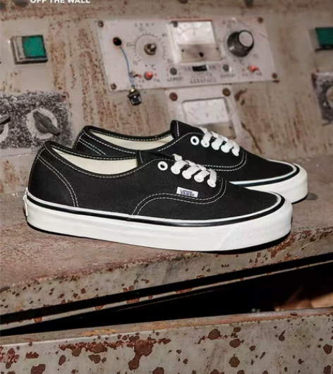 vans女鞋36码 在深圳万象天地实体店购...