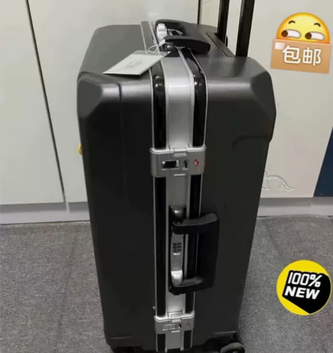 撤柜清仓了，原价799的全新袋鼠行李箱铝框...