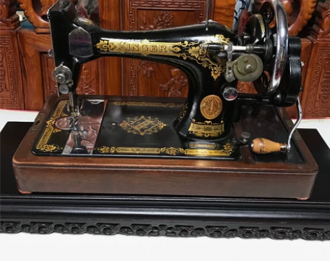 老缝纫机.自己收藏的，品相如图！自提.售出...