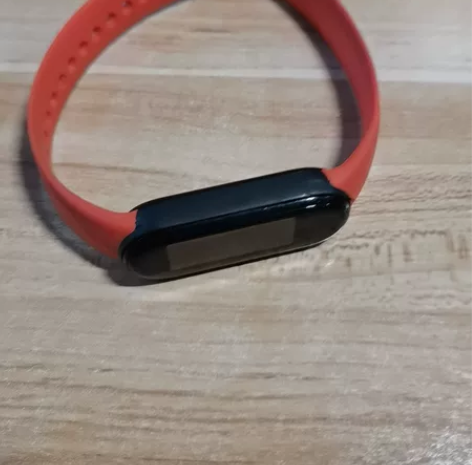 小米手环5nfc 屏幕上有个划痕,功能一切...