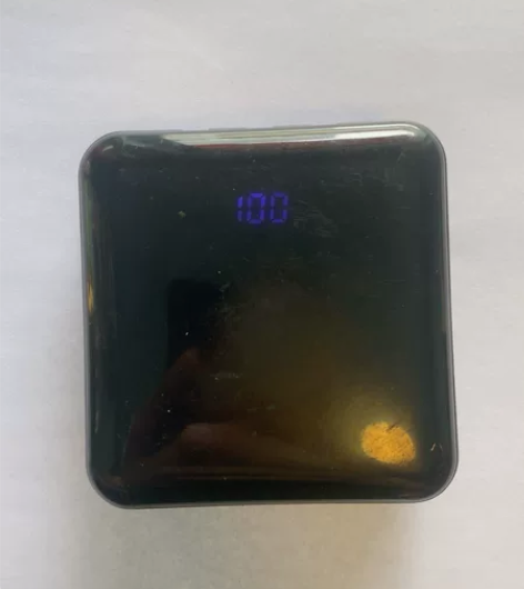 便宜出售正版豚博士2万毫安充电宝，功能正常...