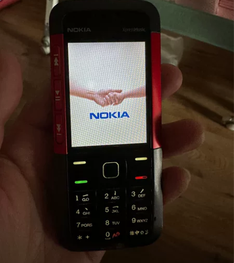 诺基亚5310xm音乐手机，充电口稍微有一...