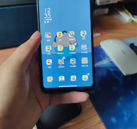 小米8屏幕指纹版6+128功能正常，无烧屏...