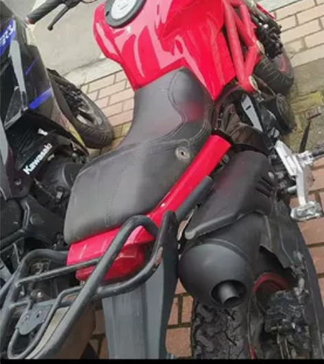 银钢小怪兽，发动机机很静，前后新轮胎，换的...