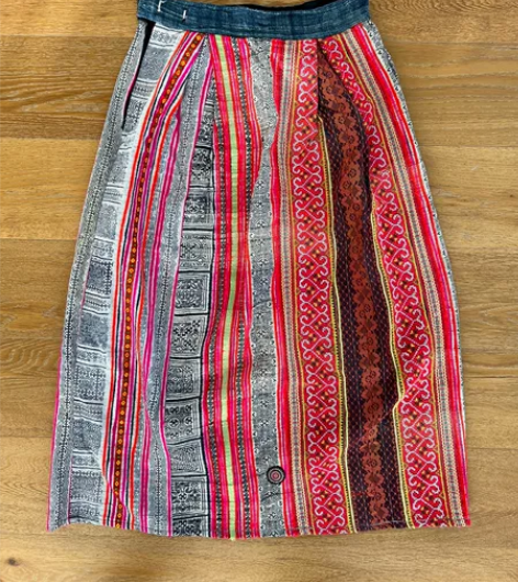 泰国民族风裙子。 清迈手作店买的，全新没穿...