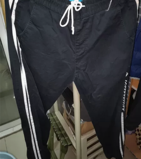 男士休闲裤，L码175，版型比较好看 穿的...
